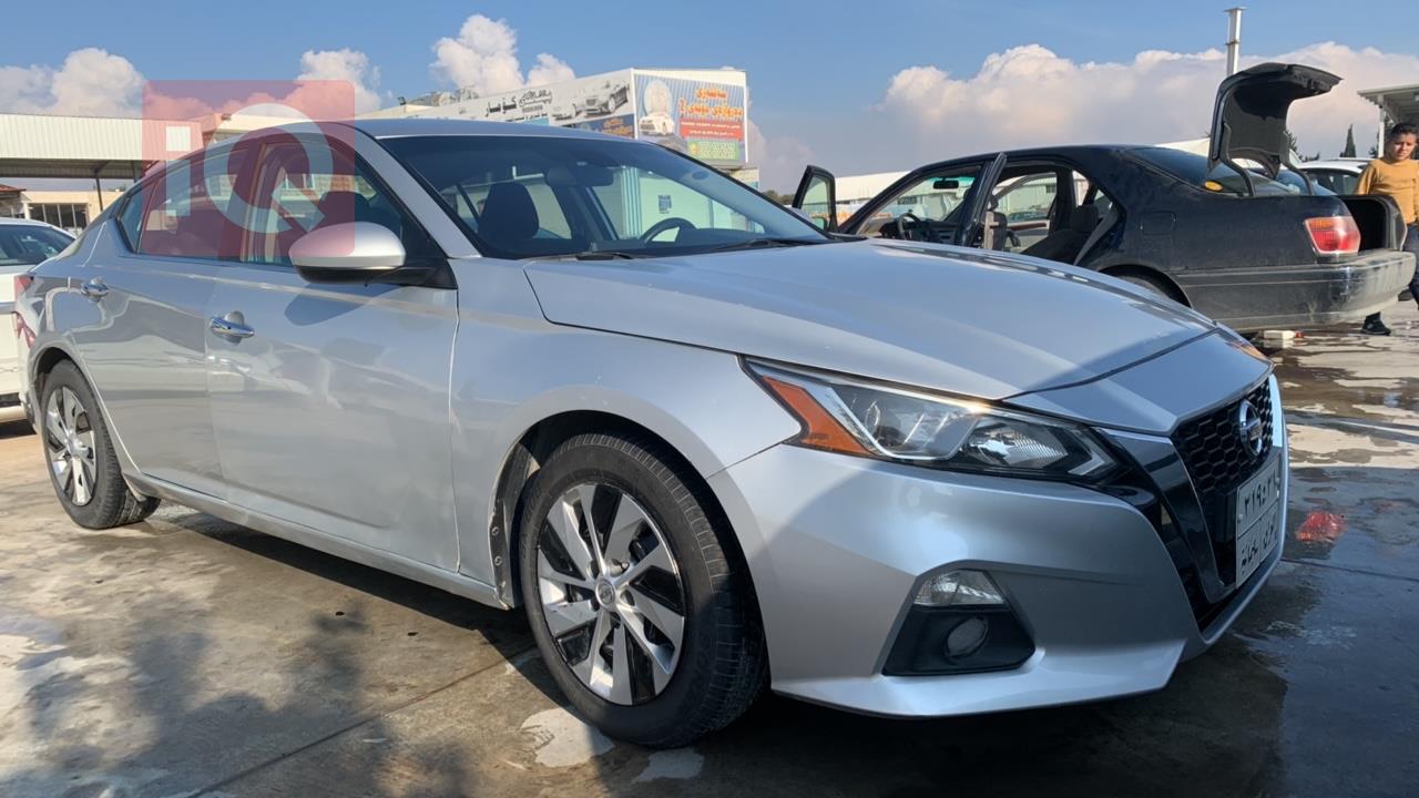 نيسان ألتيما